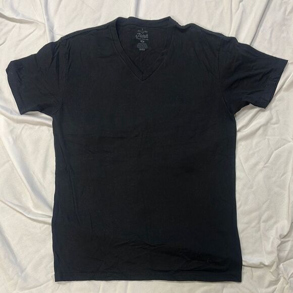 Solid Black Short Sleeve Crew Neck Tee - Picture 1 of 3